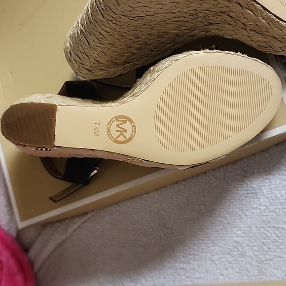 Heels - Picture 6 of 7